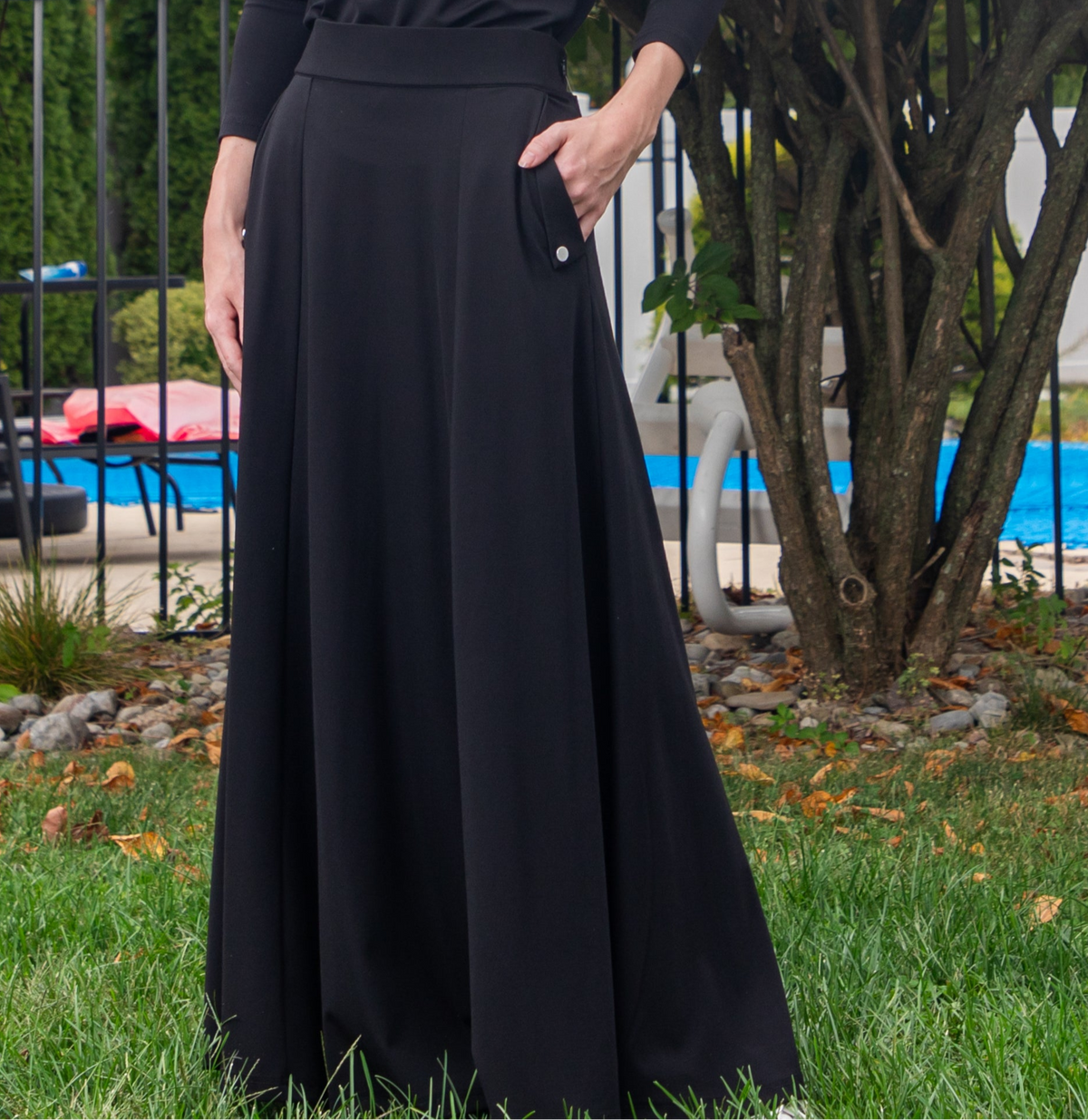 Jersey Paneled Snap Pocket Skirt NAVY