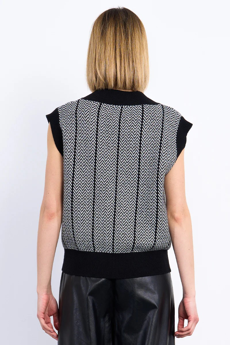 Young Ladies Knitted Sleevless Vest